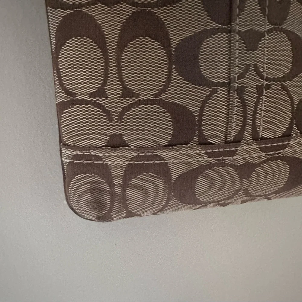 Coach Brown Signature Crossbody with Beige Strap - Picture 6 of 10